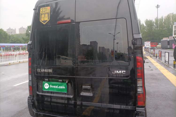 Used JMC Fushun 2025 2.0T 8AT Diesel Mid-Range High-Roof Commercial & Multi-Purpose Passenger Vehicle 5/6 Seats Rear