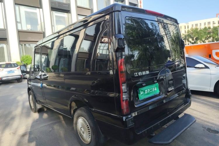 Used JMC Fushun 2025 2.0T 8AT Diesel Short-Wheelbase Low-Roof Commercial Multi-Purpose Passenger Vehicle with 5/6 Seats and Dual-Swing Tailgate Rear Left 45 Deg