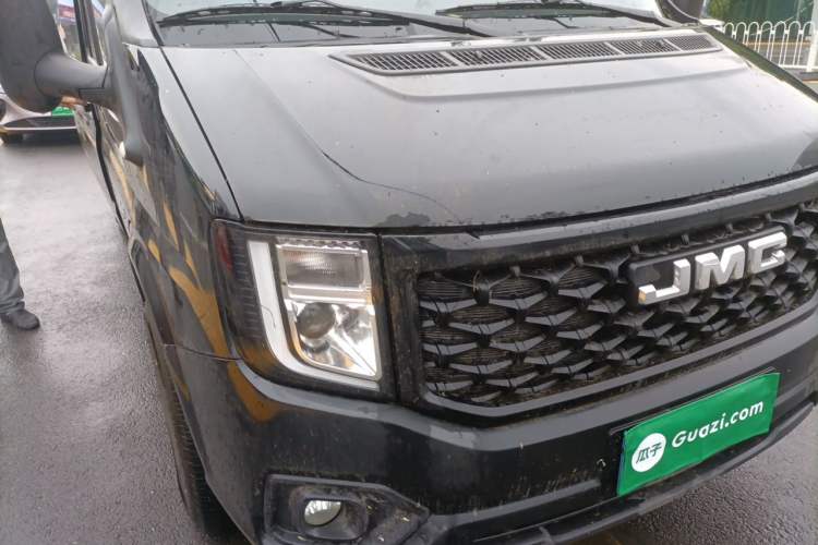 Used JMC Fushun 2025 2.0T 8AT Diesel Mid-Range High-Roof Commercial & Multi-Purpose Passenger Vehicle 5/6 Seats Right Front Headlight