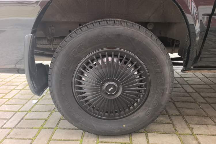 Used JMC Fushun 2025 2.0T 8AT Diesel Short-Wheelbase Low-Roof Business 7-Seater (Non-Commercial) Right Rear Wheel Hub
