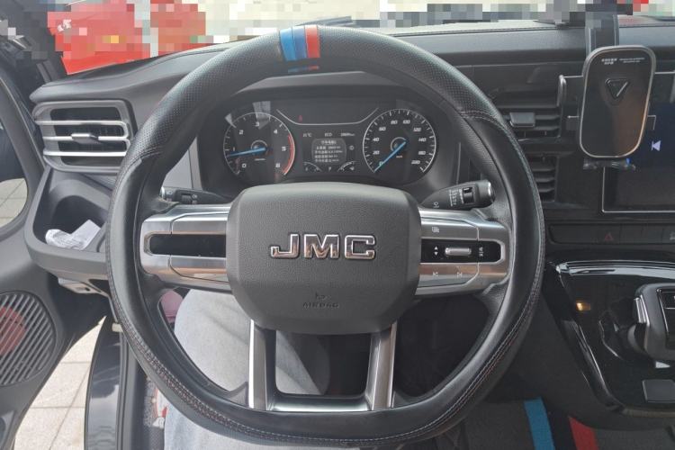 Used JMC Fushun 2025 2.0T 8AT Diesel Mid-Range Mid-Top Commercial Multi-Purpose 7-Seater Passenger Vehicle Steering Wheel