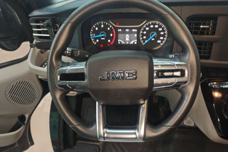 Used JMC Fushun 2025 2.0T 8AT Diesel Mid-Roof Mid-Height Business-Class 9-Seater (Non-Commercial) Steering Wheel