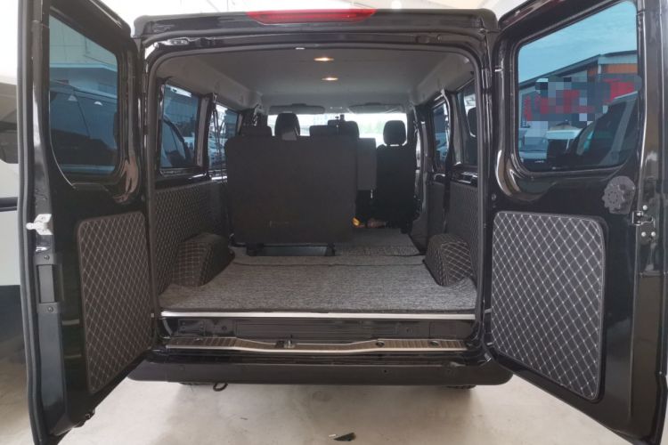 Used JMC Fushun 2025 2.0T 6MT Diesel Short-Wheelbase Low-Roof Commercial Multi-Purpose Passenger Vehicle with 5/6 Seats and Twin-Swing Tailgate Trunk