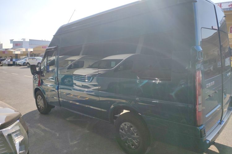Used JMC Fushun 2025 2.0T 8AT Diesel Mid-Roof Mid-Height Commercial Multi-Purpose 7-Seater Passenger Vehicle Exterior 3