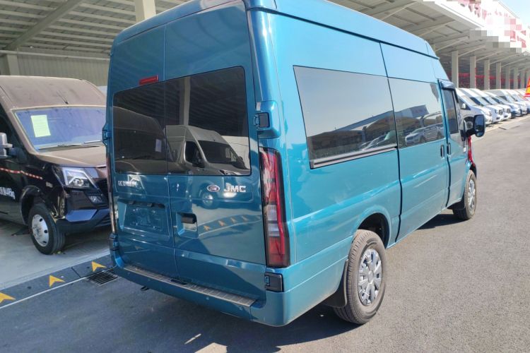 Used JMC Fushun 2025 2.0T 8AT Diesel Mid-Roof Mid-Height Commercial Multi-Purpose 7-Seater Passenger Vehicle Exterior 5