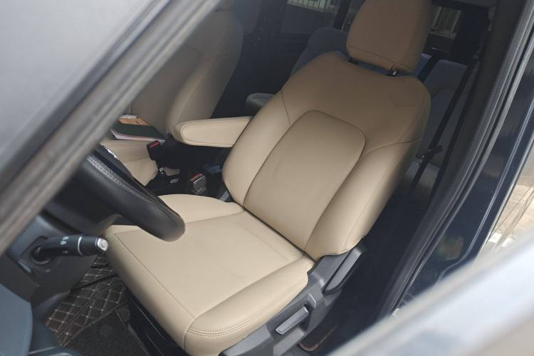 Used JMC Fushun 2025 2.0T 8AT Diesel Short-Wheelbase Garage-Version Commercial Multi-Purpose Passenger Vehicle with 5/6 Seats Left Front Seat