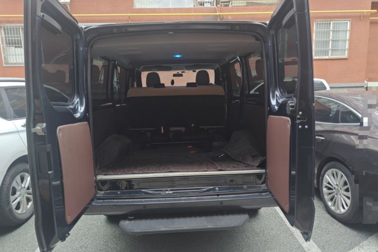 Used JMC Fushun 2025 2.0T 8AT Diesel Short-Wheelbase Garage-Version Commercial Multi-Purpose Passenger Vehicle with 5/6 Seats Trunk