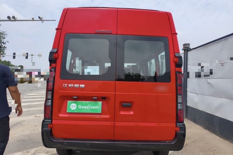 Used JMC Fushun 2025 2.0T 6MT Diesel Short-Wheelbase Mid-Roof Commercial Multi-Purpose Passenger Vehicle with 5/6 Seats Rear