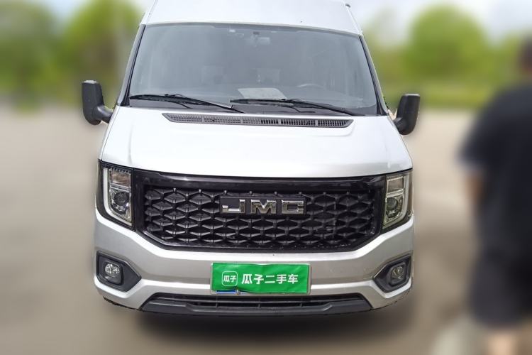 Used JMC Fushun 2025 2.0T 6MT Diesel Mid-Drive Mid-Roof Commercial Multi-Purpose 7-Seater Passenger Vehicle Front