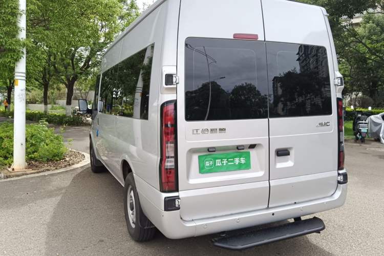 Used JMC Fushun 2025 2.0T 6MT Diesel Mid-Drive Mid-Roof Commercial Multi-Purpose 7-Seater Passenger Vehicle Rear Left 45 Deg