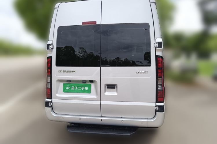 Used JMC Fushun 2025 2.0T 6MT Diesel Mid-Drive Mid-Roof Commercial Multi-Purpose 7-Seater Passenger Vehicle Rear