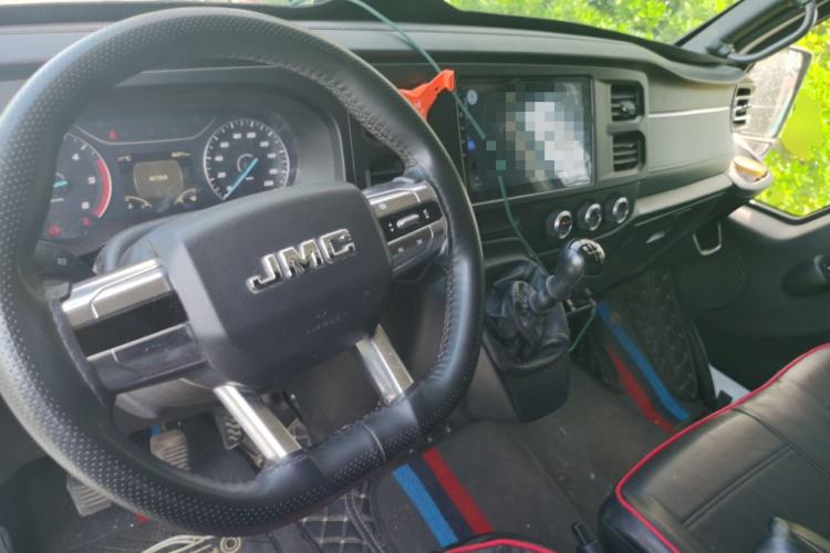 Used JMC Fushun 2025 2.0T 6MT Diesel Long-Wheelbase High-Roof Commercial Van – 2/3 Seats Center Console