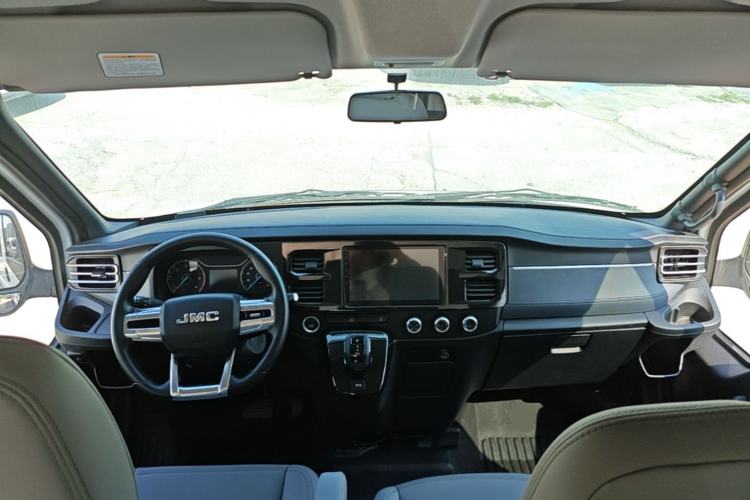 Used JMC Fushun 2025 2.0T 8AT Diesel Short Wheelbase Mid-Height Commercial Multi-Purpose Passenger Vehicle with 5/6 Seats Center Console