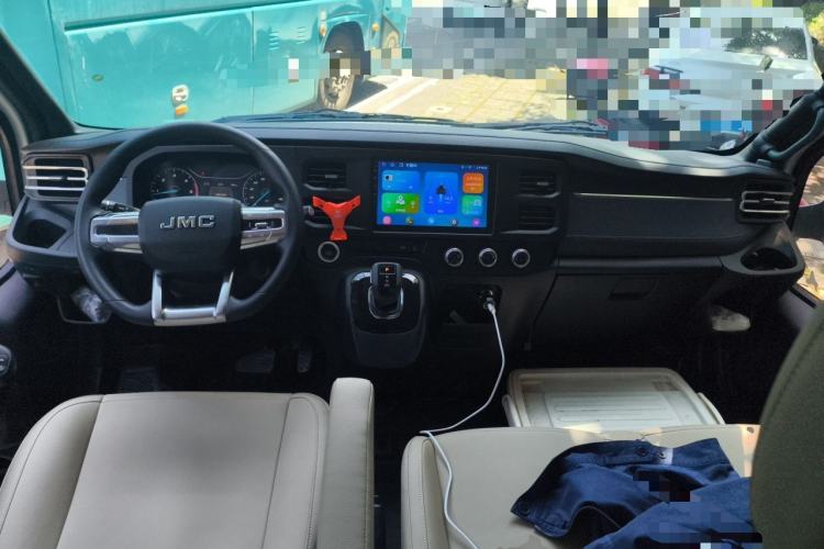 Used JMC Fushun 2025 2.0T 8AT Diesel Mid-Range Ultra-Low Commercial Multi-Purpose Passenger Vehicle with 5/6 Seats Center Console
