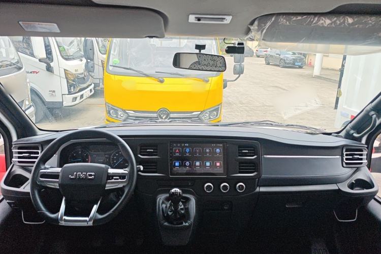 Used JMC Fushun 2025 2.0T 6MT Diesel Short-Wheelbase Low-Roof Commercial Multi-Purpose Passenger Vehicle with 5/6 Seats and Twin-Swing Tailgate Center Console