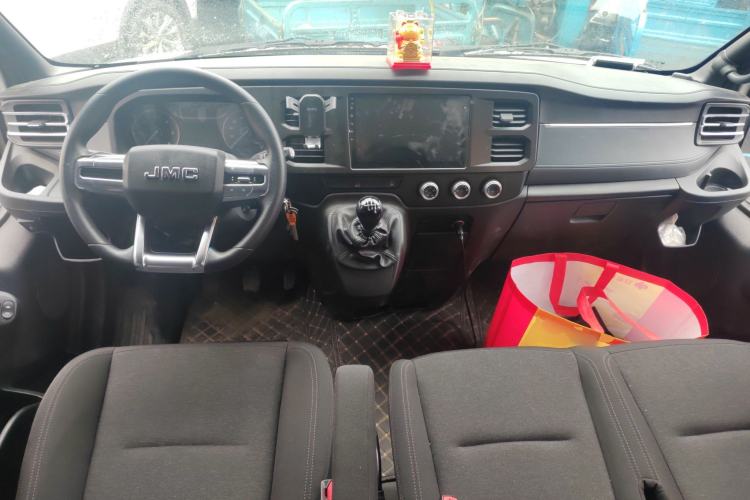 Used JMC Fushun 2025 2.0T 6MT Diesel Short-Wheelbase Low-Roof Commercial Multi-Purpose Passenger Vehicle with 5/6 Seats and Twin-Swing Tailgate Center Console