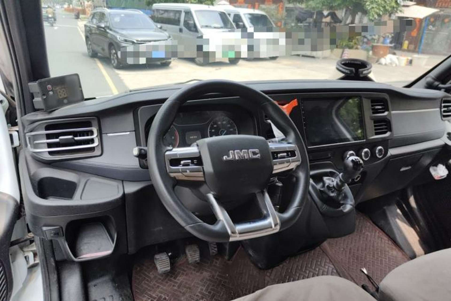 Used JMC Fushun 2025 2.0T Manual Diesel Long-Wheelbase High-Roof Heavy-Duty Version with 2/3 Seats Center Console