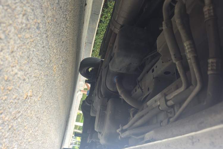 Used JMC Fushun 2025 2.0T 8AT Diesel Mid-Range Mid-Height Business-Class 9-Seater (Non-Commercial) Chassis Front Left