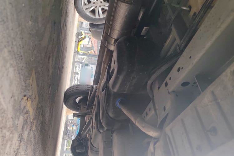 Used JMC Fushun 2025 2.0T 6MT Diesel Mid-Roof Mid-Height Commercial Multi-Purpose 7-Seater Passenger Vehicle Chassis Front Left