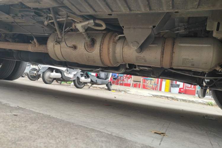 Used JMC Fushun 2025 2.0T 6MT Diesel Long-Wheelbase High-Roof Commercial Van – 2/3 Seats Chassis Front Right