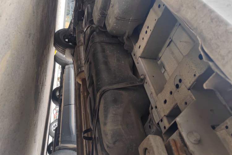 Used JMC Fushun 2025 2.0T 6MT Diesel Mid-Roof Mid-Height Commercial Multi-Purpose 7-Seater Passenger Vehicle Chassis Rear Left