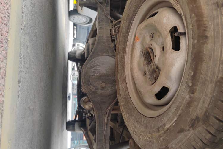 Used JMC Fushun 2025 2.0T 6MT Diesel Mid-Roof Mid-Height Commercial Multi-Purpose 7-Seater Passenger Vehicle Chassis Rear