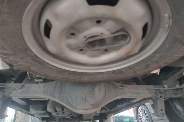 Used JMC Fushun 2025 2.0T 6MT Diesel Mid-Roof Mid-Height Commercial Multi-Purpose 7-Seater Passenger Vehicle Chassis Rear