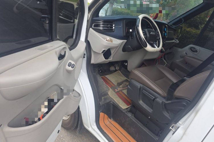 Used JMC Fushun 2025 2.0T 8AT Diesel Mid-Range Mid-Height Business-Class 9-Seater (Non-Commercial) Driver Seat