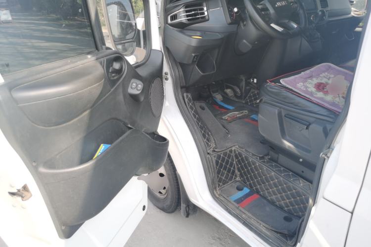 Used JMC Fushun 2025 2.0T 6MT Diesel Long-Wheelbase High-Roof Commercial Van – 2/3 Seats Driver Seat