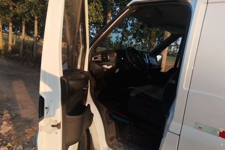 Used JMC Fushun 2025 2.0T 6MT Diesel Long-Wheelbase High-Roof Commercial Van – 2/3 Seats Driver Seat