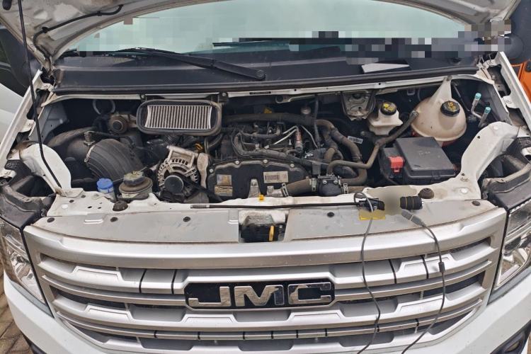 Used JMC Fushun 2025 2.0T 8AT Diesel Mid-Roof Mid-Height Business-Class 9-Seater (Non-Commercial) Engine Bay