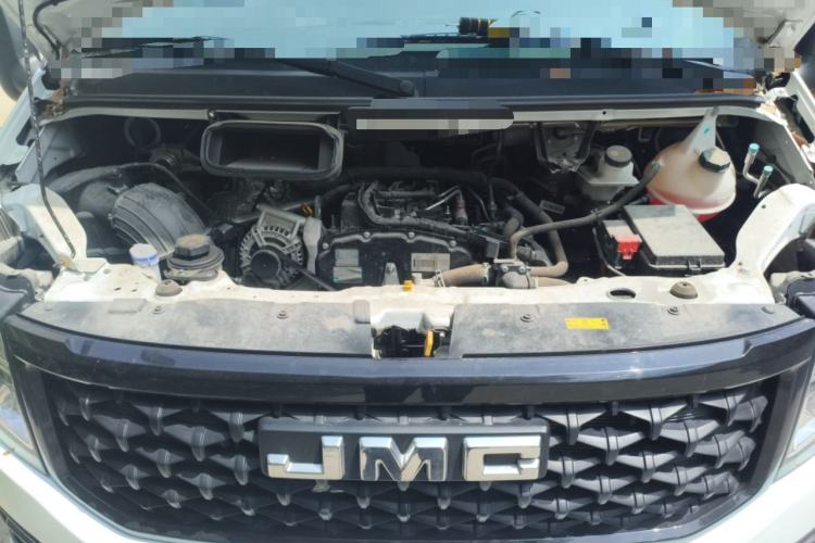 Used JMC Fushun 2025 2.0T 6MT Diesel Short-Wheelbase Low-Roof Commercial Multi-Purpose Passenger Vehicle with 5/6 Seats and Twin-Swing Tailgate Engine Bay