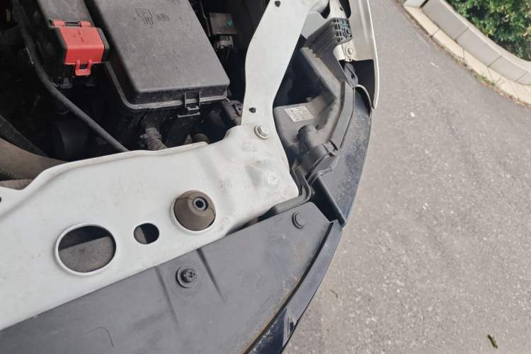 Used JMC Fushun  Engine Bay Left