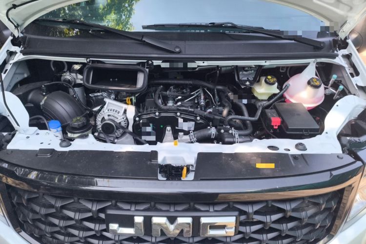 Used JMC Fushun 2025 2.0T 8AT Diesel Mid-Range Ultra-Low Commercial Multi-Purpose Passenger Vehicle with 5/6 Seats Engine Bay