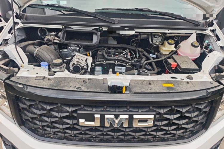Used JMC Fushun 2025 2.0T 6MT Diesel Short-Wheelbase Low-Roof Commercial Multi-Purpose Passenger Vehicle with 5/6 Seats and Twin-Swing Tailgate Engine Bay