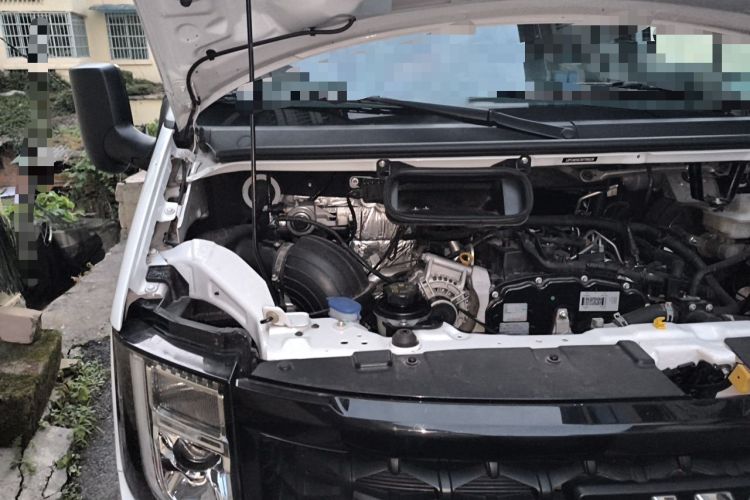 Used JMC Fushun 2025 2.0T 6MT Diesel Mid-Roof Mid-Height Commercial Multi-Purpose 7-Seater Passenger Vehicle Engine Bay Right