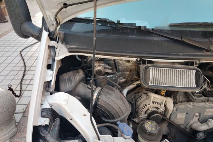 Used JMC Fushun 2025 2.0T Manual Diesel Long-Wheelbase High-Roof Heavy-Duty Version with 2/3 Seats Engine Bay Right