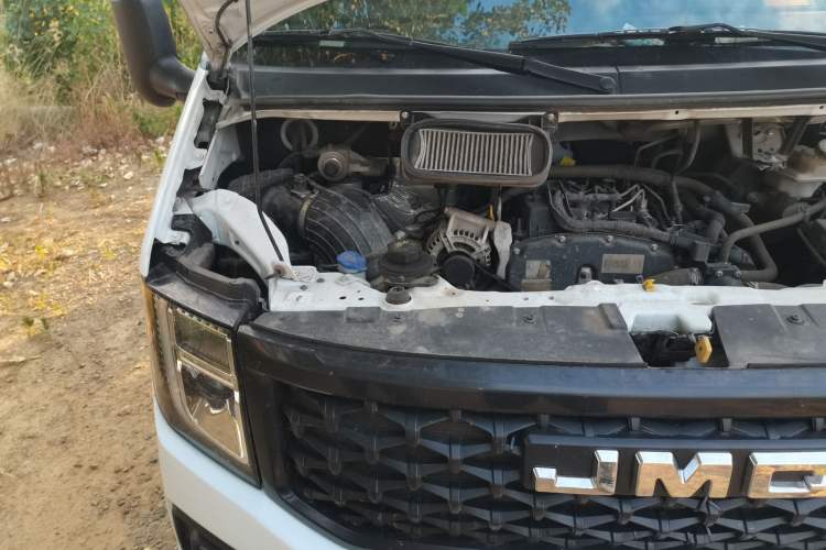 Used JMC Fushun 2025 2.0T 6MT Diesel Long-Wheelbase High-Roof Commercial Van – 2/3 Seats Engine Bay Right