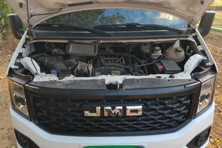 Used JMC Fushun 2025 2.0T 6MT Diesel Long-Wheelbase High-Roof Commercial Van – 2/3 Seats Engine Bay