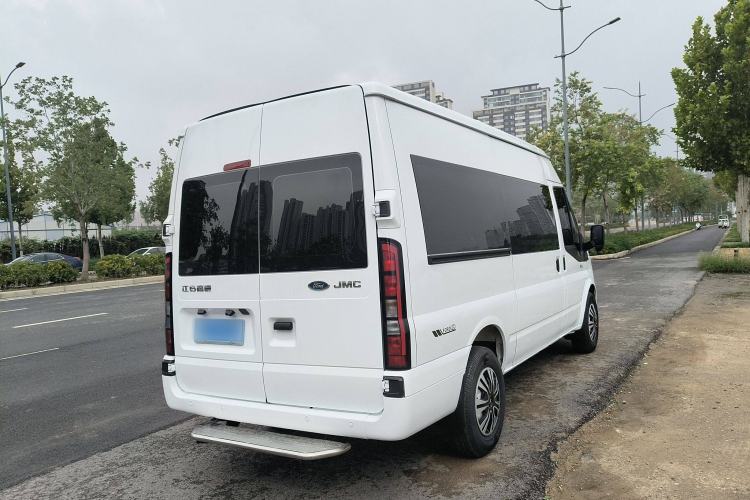 Used JMC Fushun 2025 2.0T 8AT Diesel Mid-Range Mid-Top Commercial Multi-Purpose 7-Seater Passenger Vehicle Exterior 3