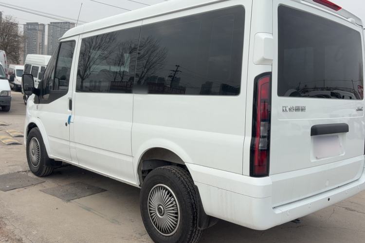 Used JMC Fushun 2025 2.0T 8AT Diesel Short-Wheelbase Low-Roof Commercial Multi-Purpose Passenger Vehicle with 5/6 Seats and Liftgate Tailgate Exterior 3