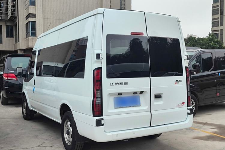 Used JMC Fushun 2025 2.0T 6MT Diesel Mid-Range Business-Class 9-Seater (Non-Commercial) Exterior 3
