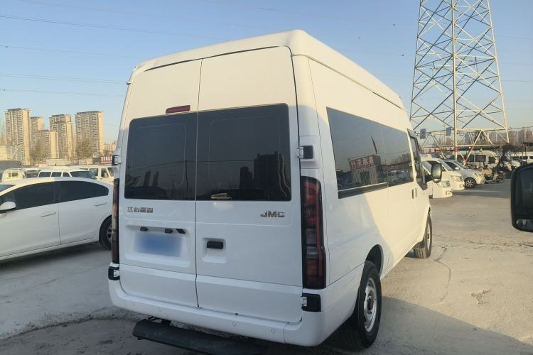 Used JMC Fushun 2025 2.0T 8AT Diesel Mid-Roof Mid-Height Commercial Multi-Purpose 7-Seater Passenger Vehicle Exterior 3
