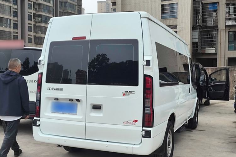 Used JMC Fushun 2025 2.0T 6MT Diesel Mid-Range Business-Class 9-Seater (Non-Commercial) Exterior 4