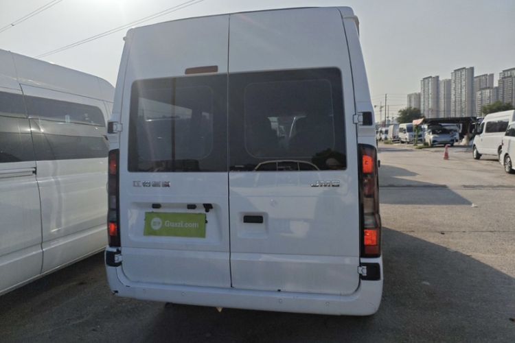 Used JMC Fushun 2025 2.0T 6MT Diesel Mid-Drive Mid-Roof Commercial Multi-Purpose 7-Seater Passenger Vehicle Exterior 4