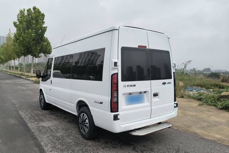 Used JMC Fushun 2025 2.0T 8AT Diesel Mid-Range Mid-Top Commercial Multi-Purpose 7-Seater Passenger Vehicle Exterior 5