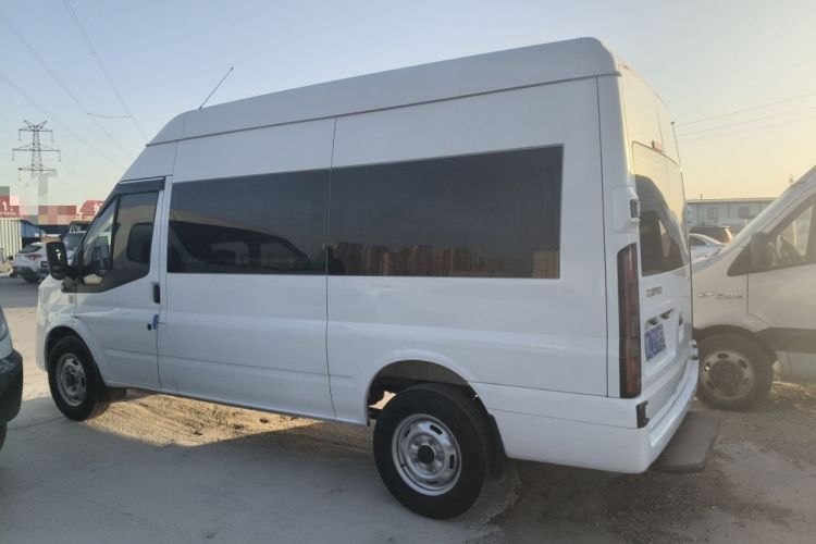 Used JMC Fushun 2025 2.0T 8AT Diesel Mid-Roof Mid-Height Commercial Multi-Purpose 7-Seater Passenger Vehicle Exterior 5