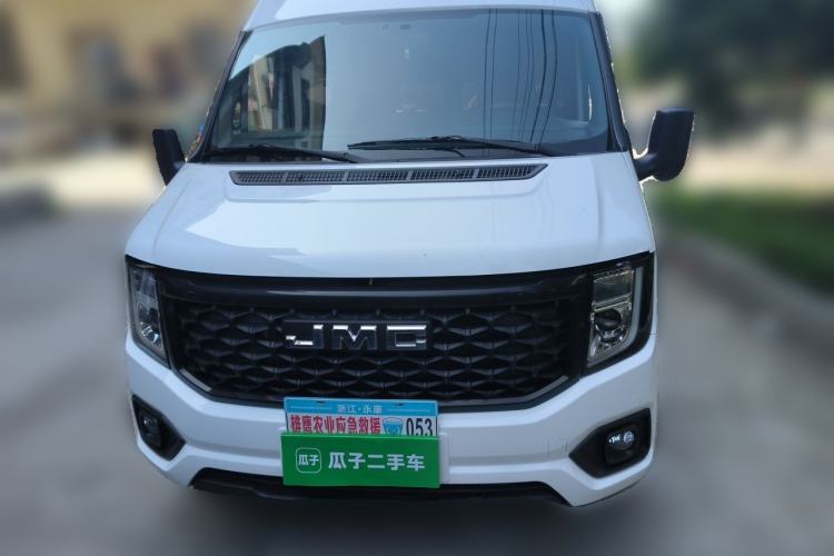 Used JMC Fushun 2025 2.0T 6MT Diesel Mid-Drive Mid-Roof Commercial Multi-Purpose Passenger Vehicle 5/6 Seats Front