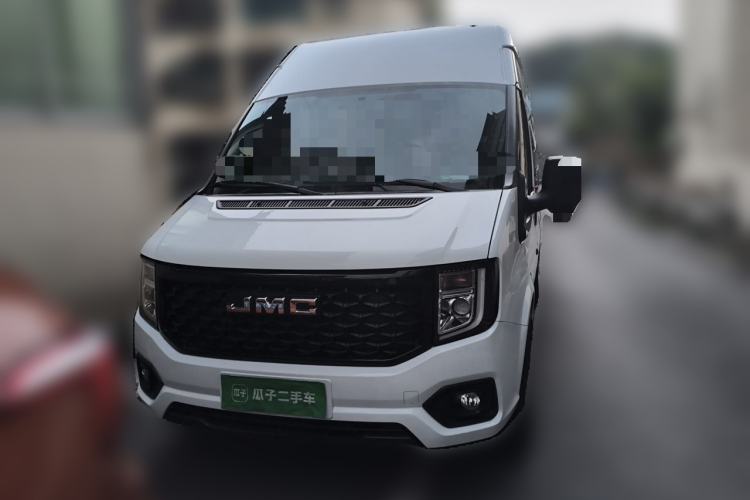 Used JMC Fushun 2025 2.0T 6MT Diesel Mid-Roof Mid-Height Commercial Multi-Purpose 7-Seater Passenger Vehicle Front