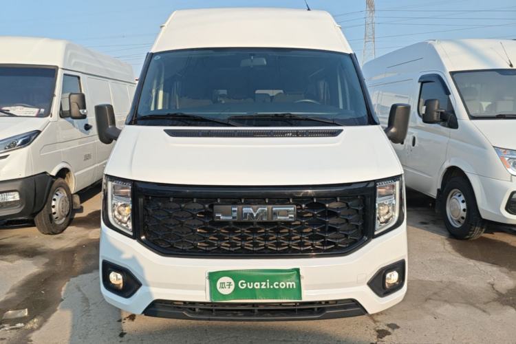 Used JMC Fushun 2025 2.0T 6MT Diesel Mid-Roof Mid-Height Commercial Multi-Purpose 7-Seater Passenger Vehicle Front